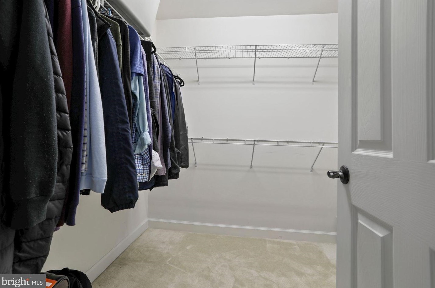 2626 Chain Bridge Rd, Vienna VA 22181-5379 exterior