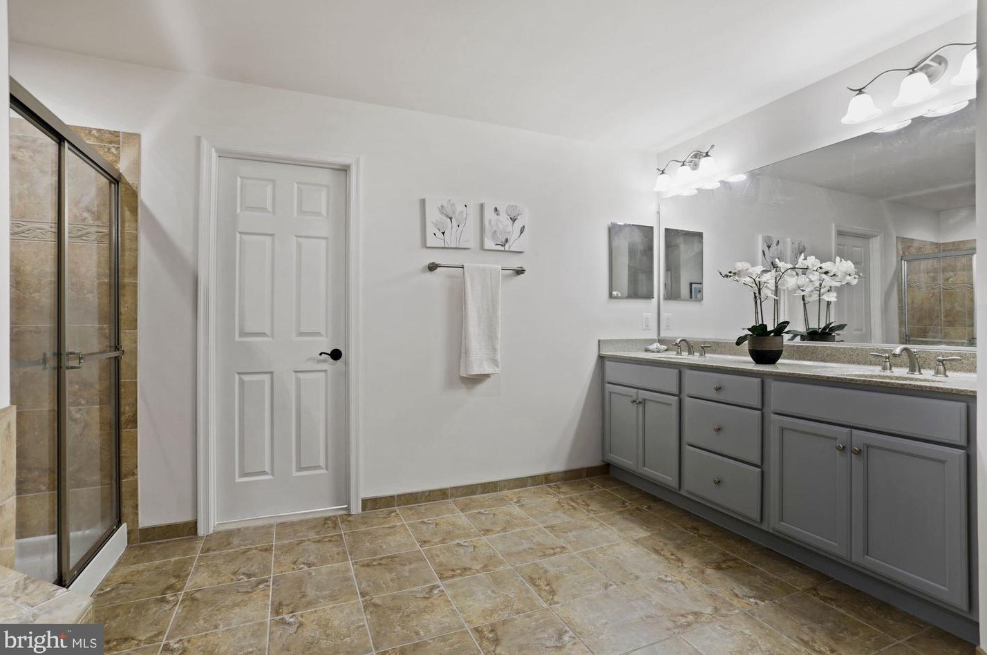 2626 Chain Bridge Rd, Vienna VA 22181-5379 exterior