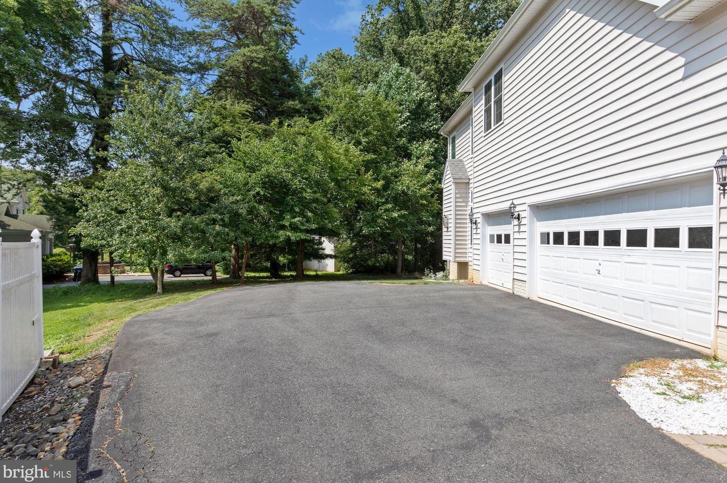 2626 Chain Bridge Rd, Vienna VA 22181-5379 exterior