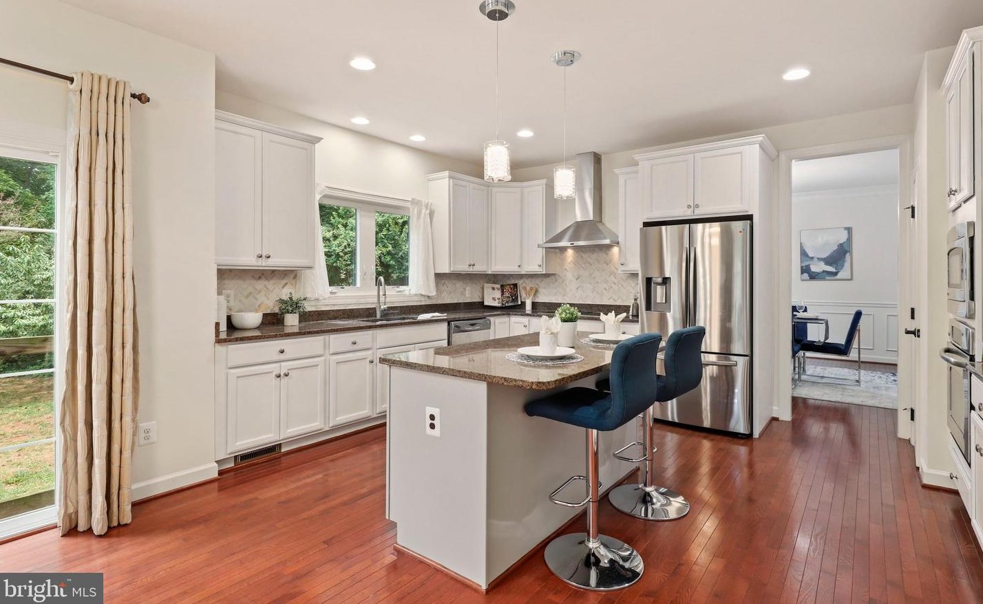 2626 Chain Bridge Rd, Vienna VA 22181-5379 exterior