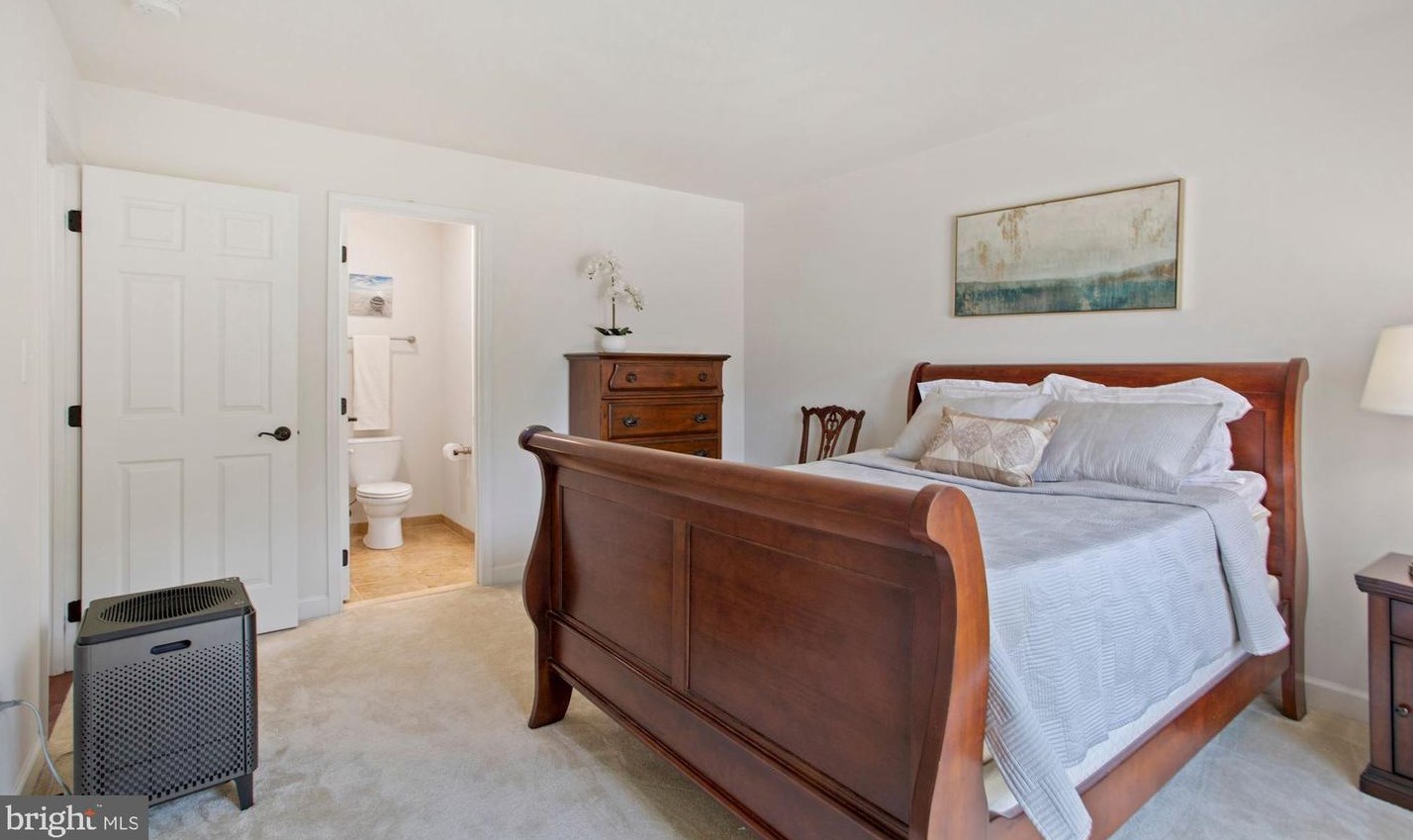 2626 Chain Bridge Rd, Vienna VA 22181-5379 exterior