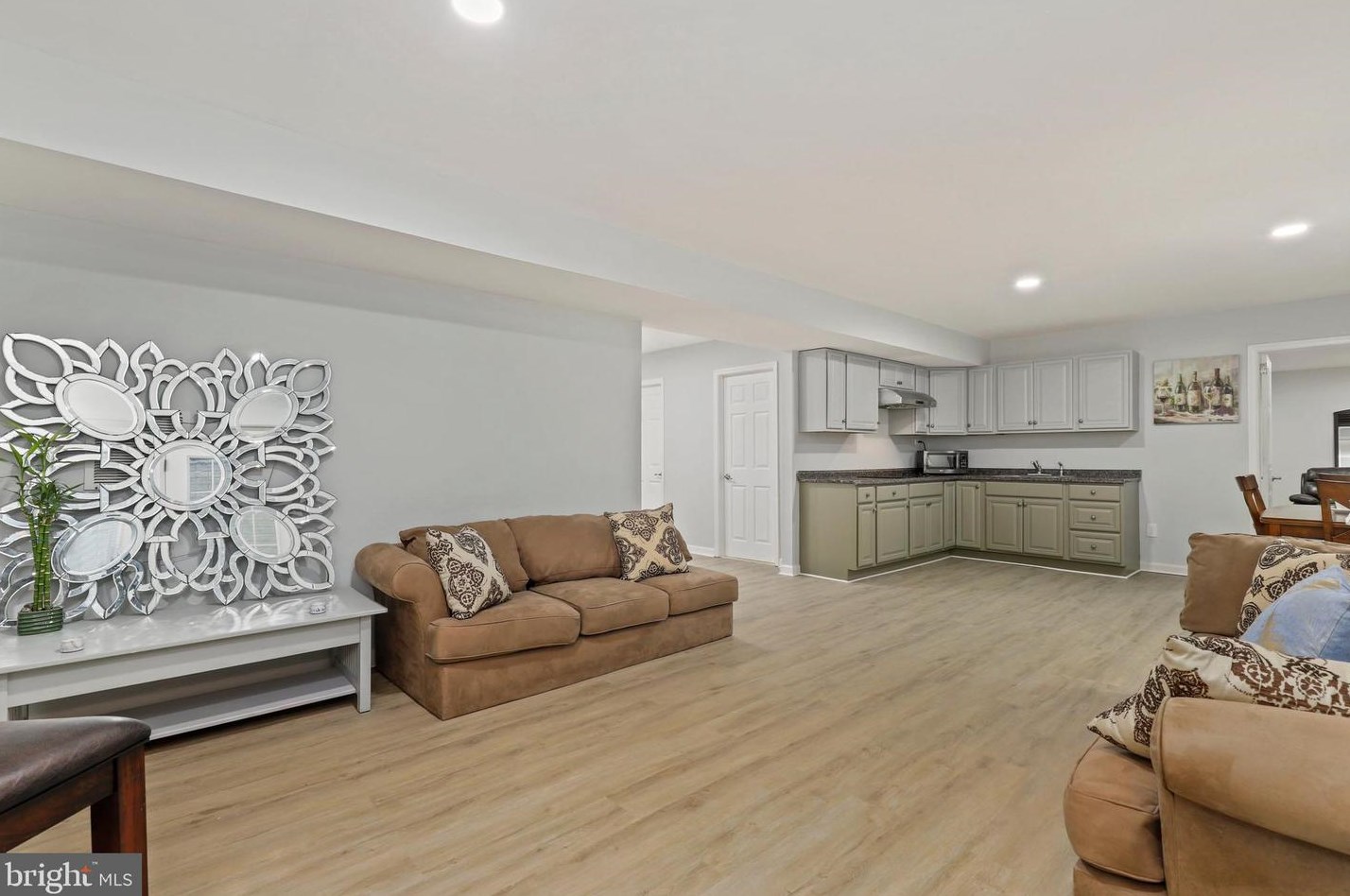 2626 Chain Bridge Rd, Vienna VA 22181-5379 exterior