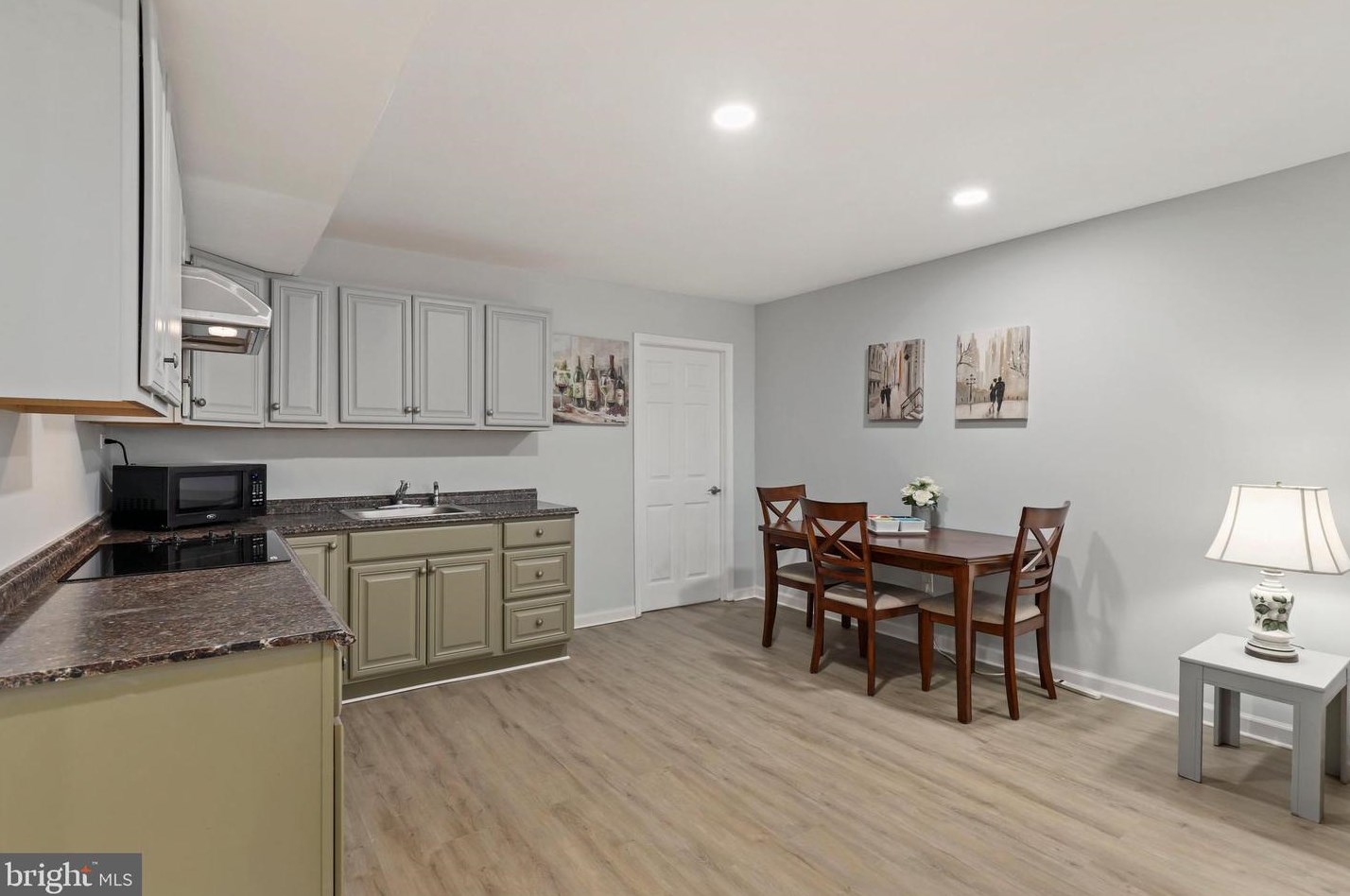 2626 Chain Bridge Rd, Vienna VA 22181-5379 exterior