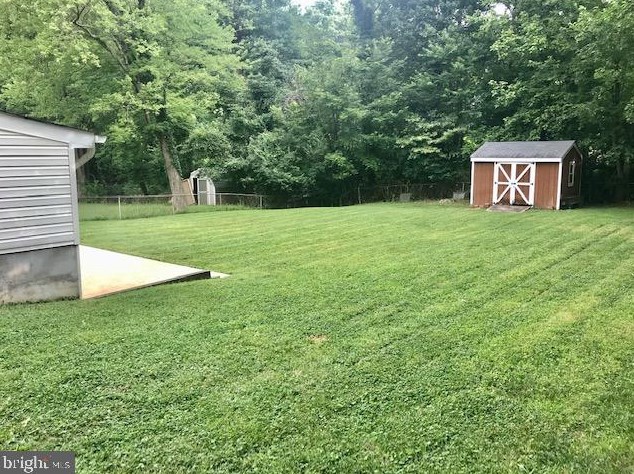 1413 Cottage St, Vienna VA  22180-6729 exterior