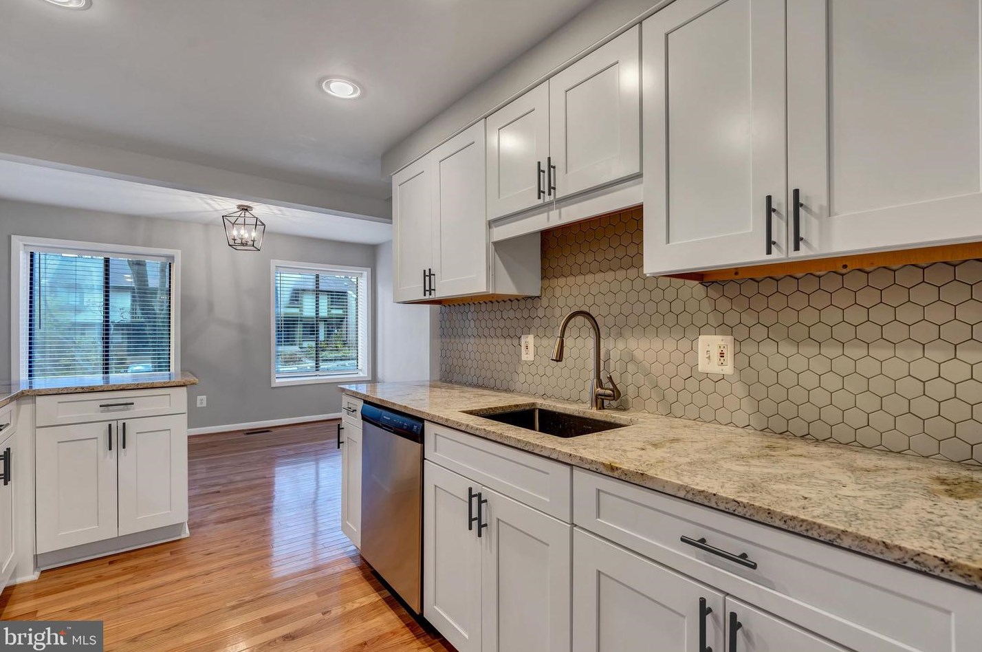 2171 Glencourse Ln, Herndon, VA 20191