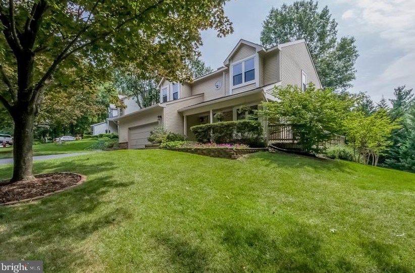 4061 Vanda Ln, Fairfax, VA 22031-3310