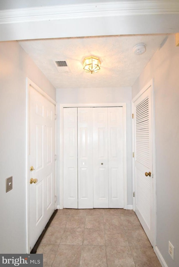 9236 Cardinal Forest Ln Unit 201, Lorton, VA 22079