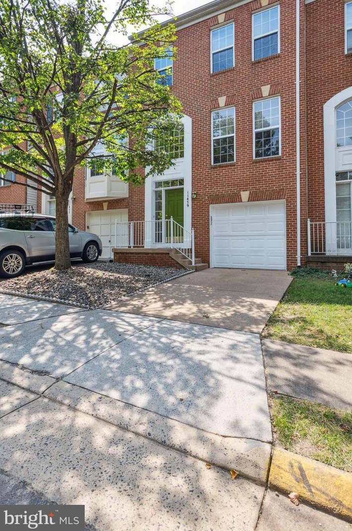 11479 Carriage Gate Ct, Fairfax, VA 22030