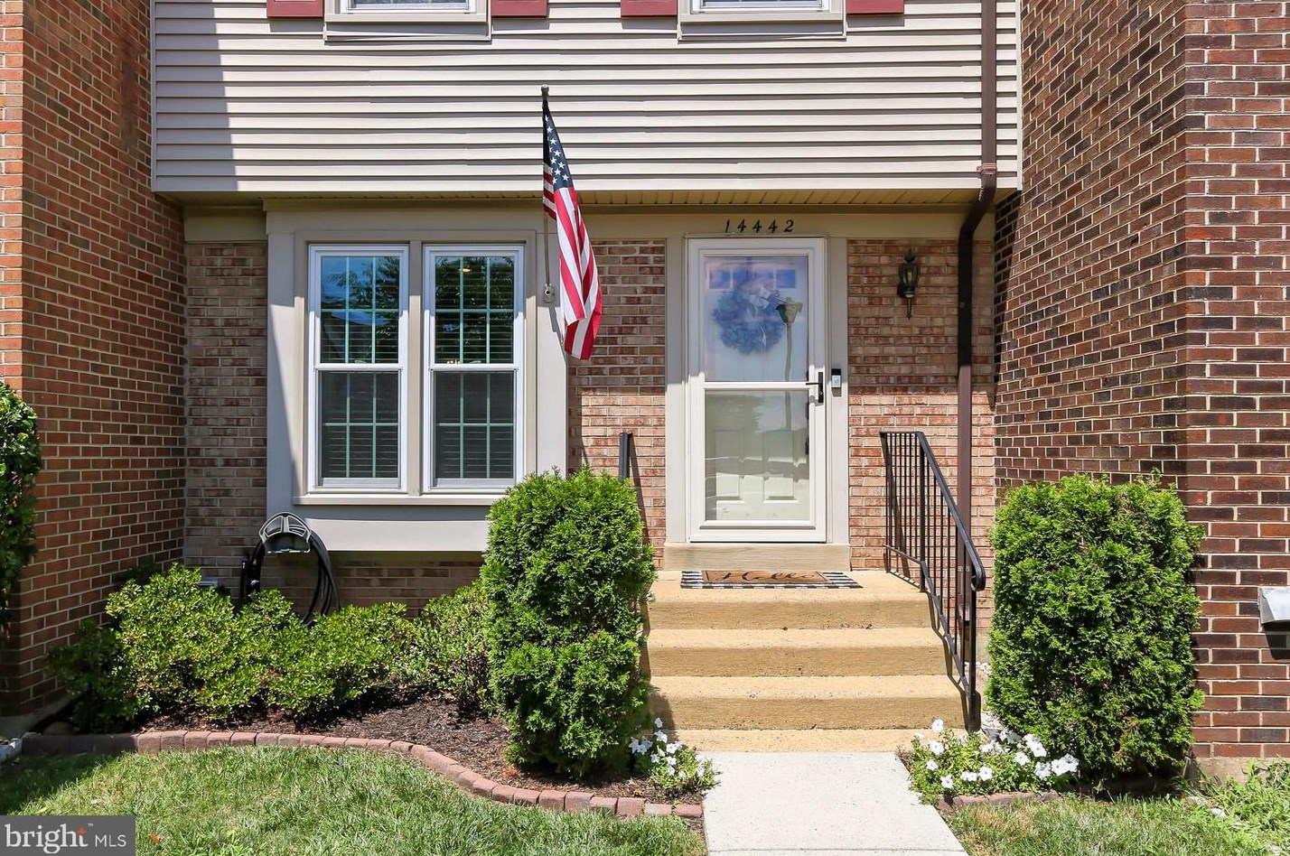 14442 Manassas Gap Ct, Centreville VA  20120-2870 exterior