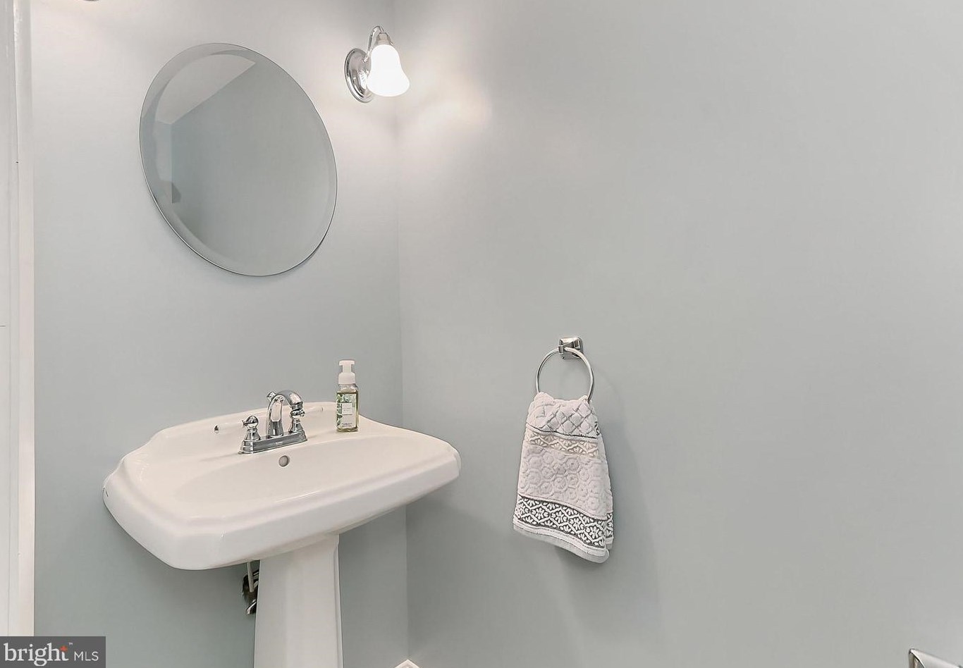 14442 Manassas Gap Ct, Centreville VA  20120-2870 exterior