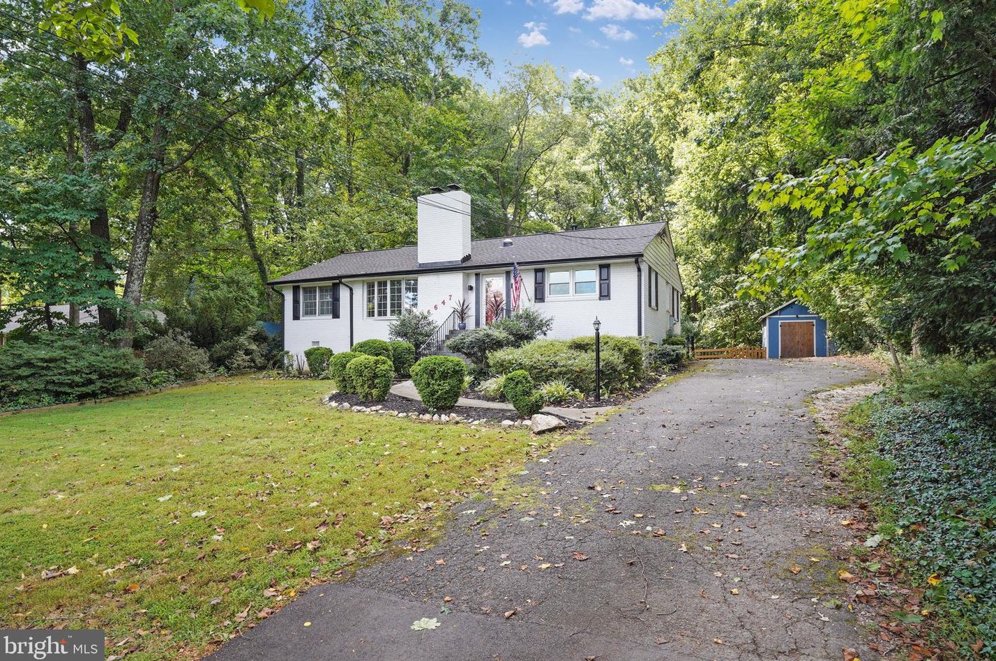 6647 Kerns Rd, Falls Church, VA 22042