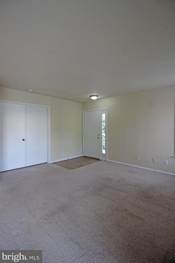 3150 Covewood Ct Apt E, Falls Church, VA