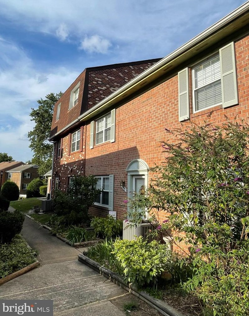 9806 Hagel Cir, Lorton, VA 22079
