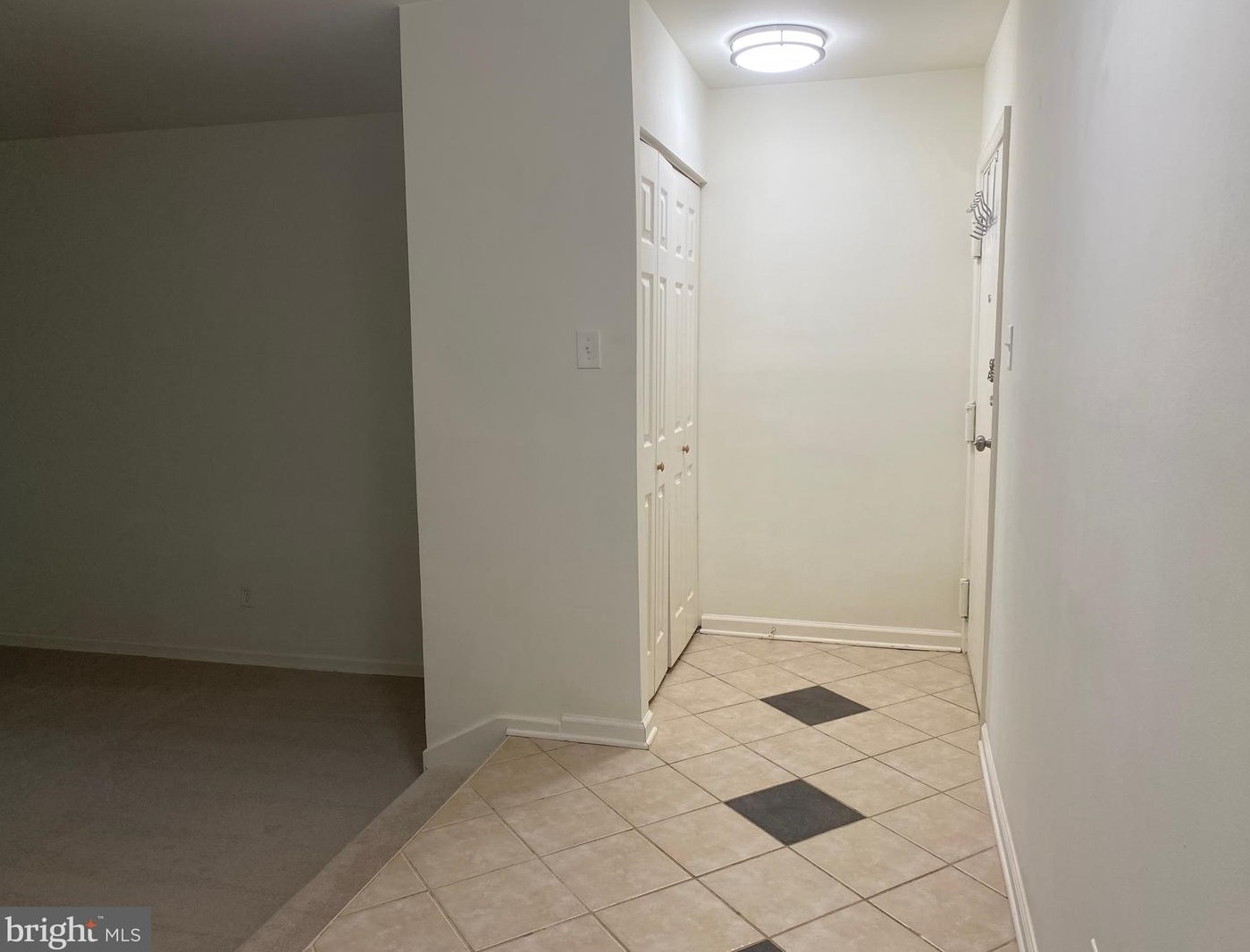 1646 Parkcrest Cir Apt 100, Herndon, VA 20190