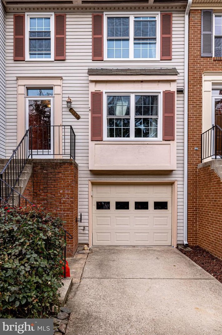 8639 Rocky Gap Ct, Lorton, VA 22079