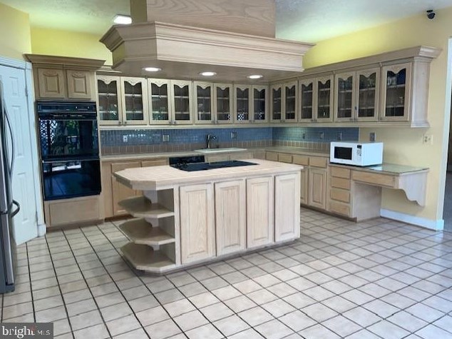 5903 Hampton Forest Way, Fairfax VA  22030-7256 exterior