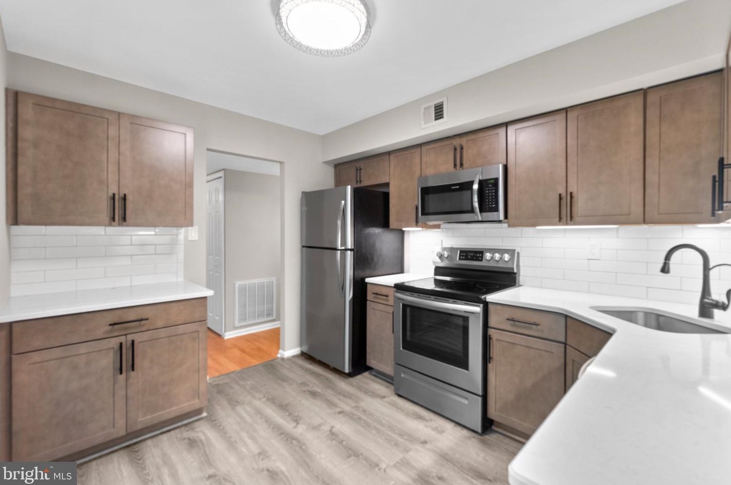 11735 Ledura Ct #204, Herndon, VA 20191