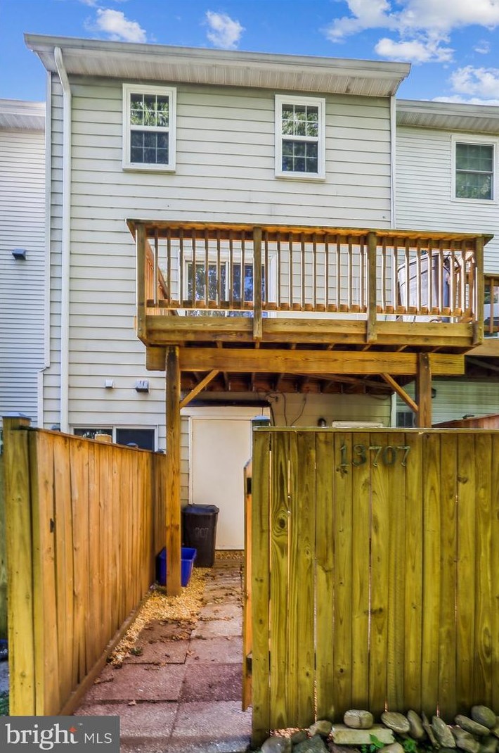 13707 Flowing Brook Ct, Fairfax, VA 20151