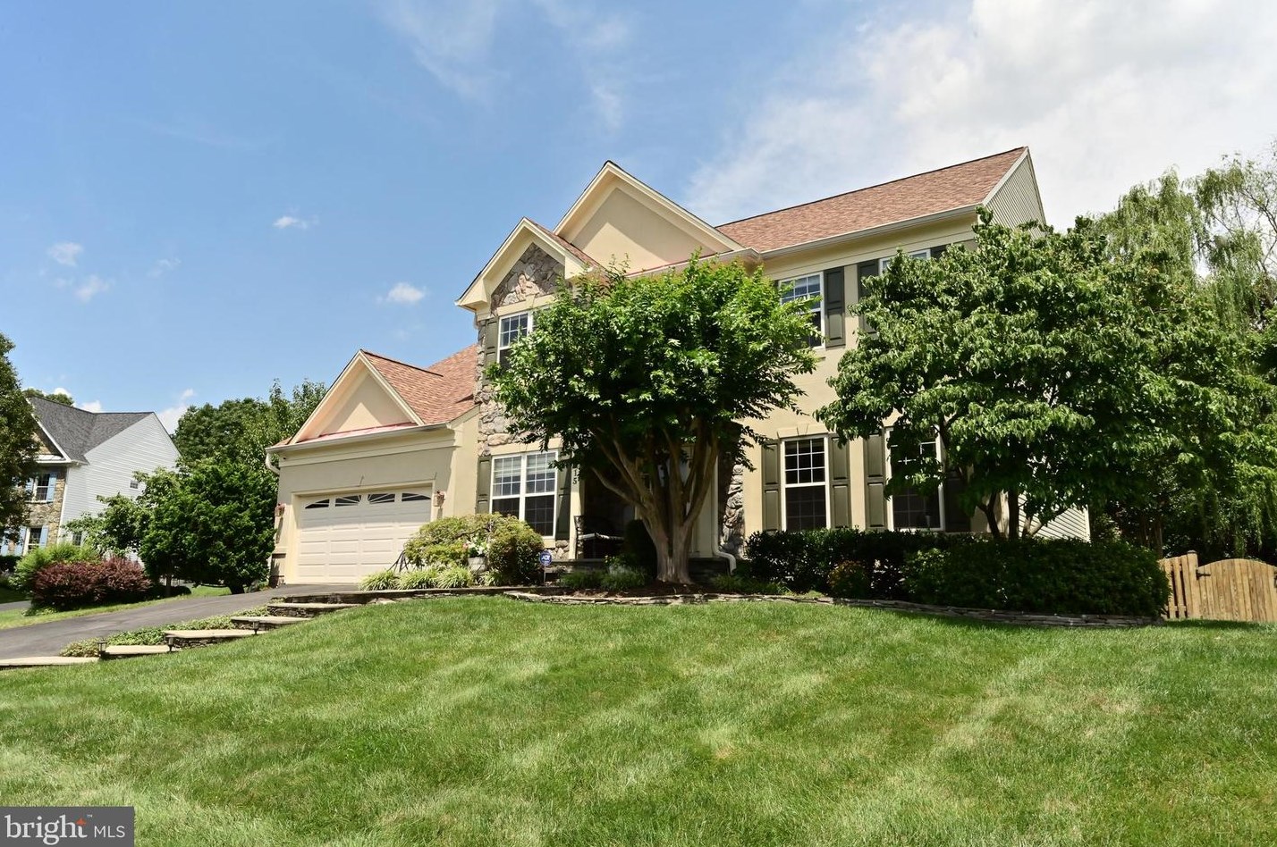 5615 Willow Crossing Ct, Clifton, VA 20124