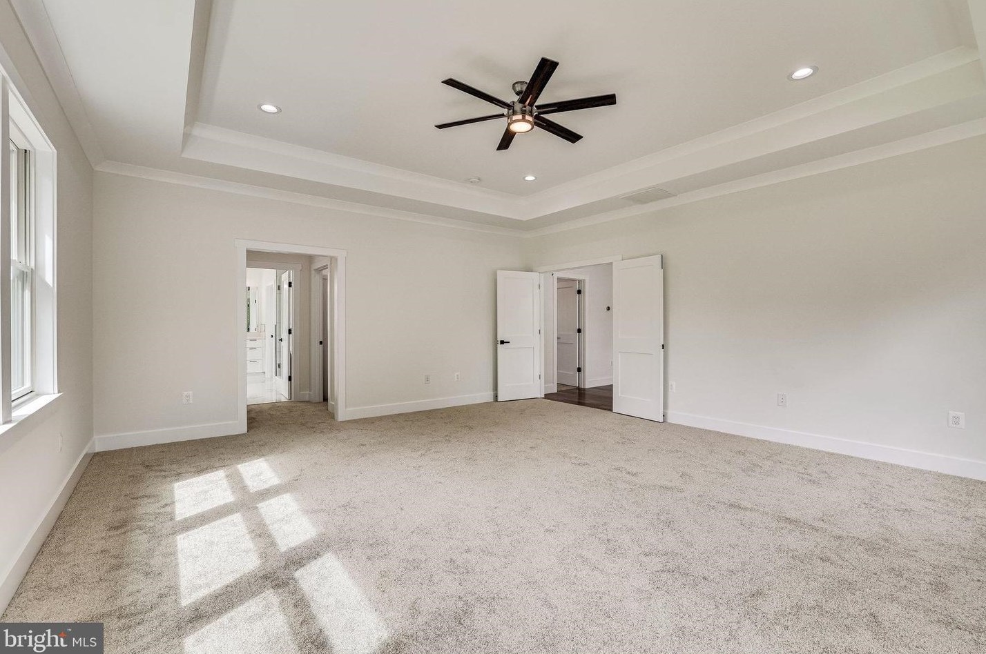 13717 Leland Rd, Centreville VA  20120-2041 exterior