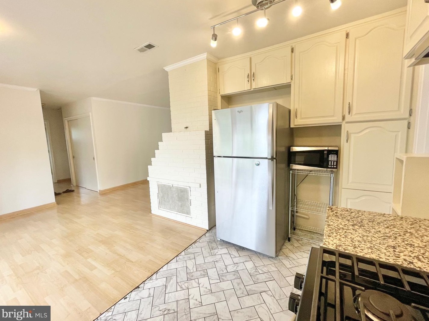 6207 Julian St, Springfield, VA 22150