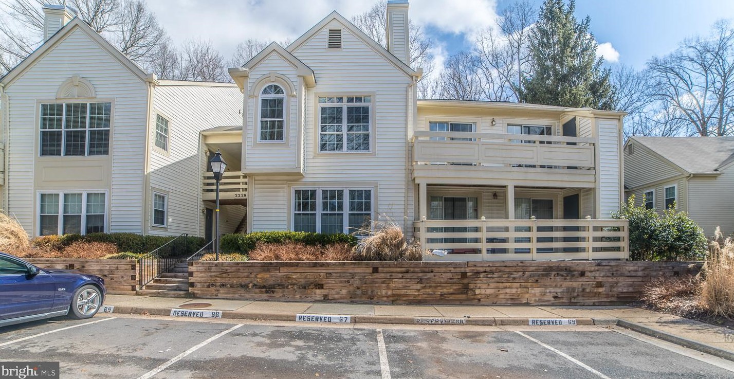 2229 Lovedale Ln Apt L, Herndon, VA