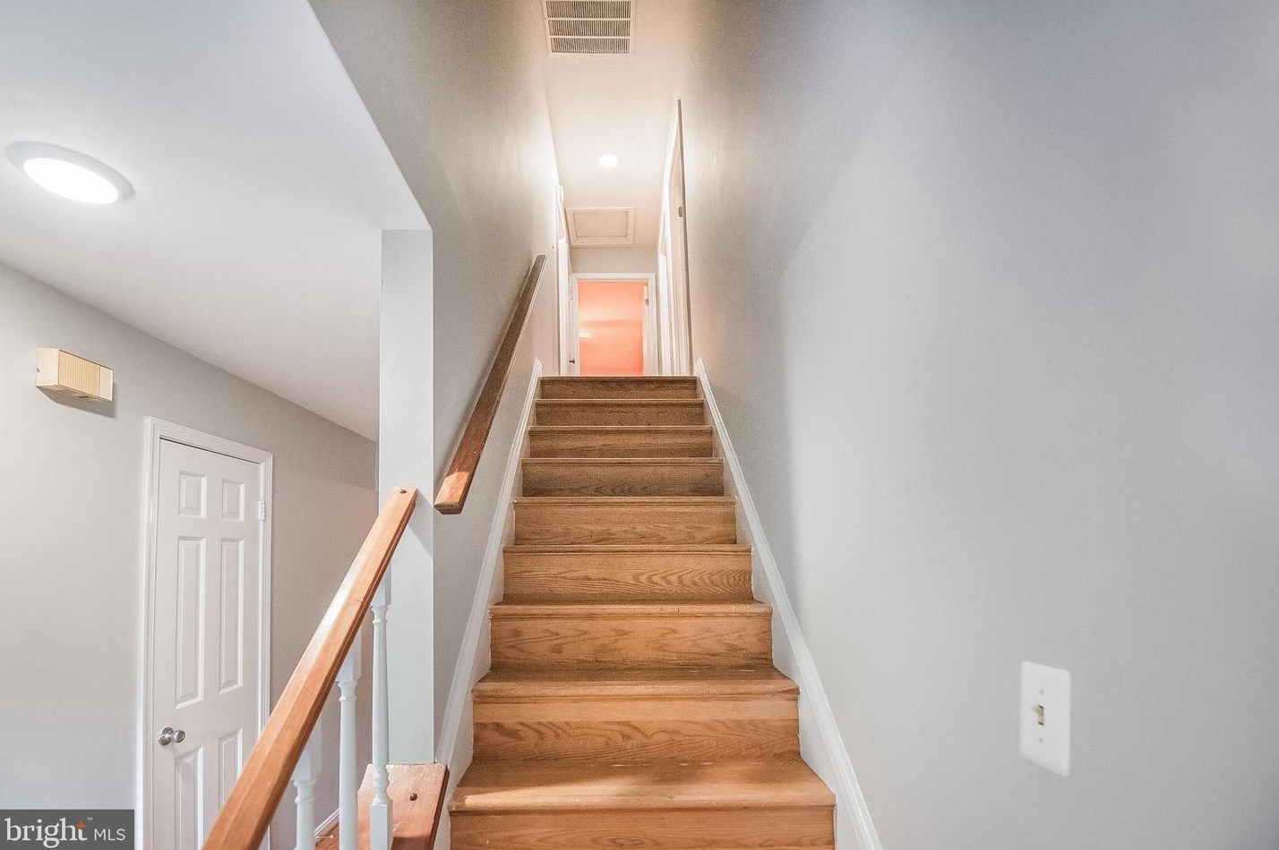 6611 Rosecroft Pl, Falls Church, VA 22043