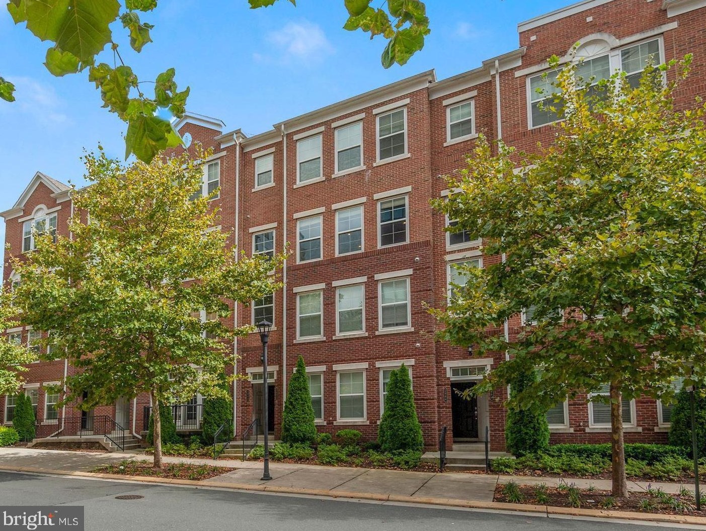 2960 Rittenhouse Cir, Fairfax, VA 22031-6202