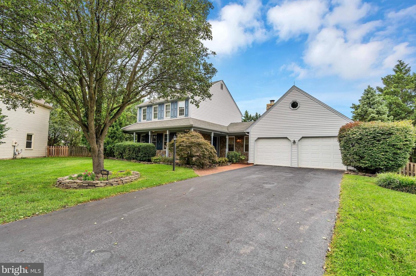 14526 Oak Cluster Dr, Centreville, VA 20120