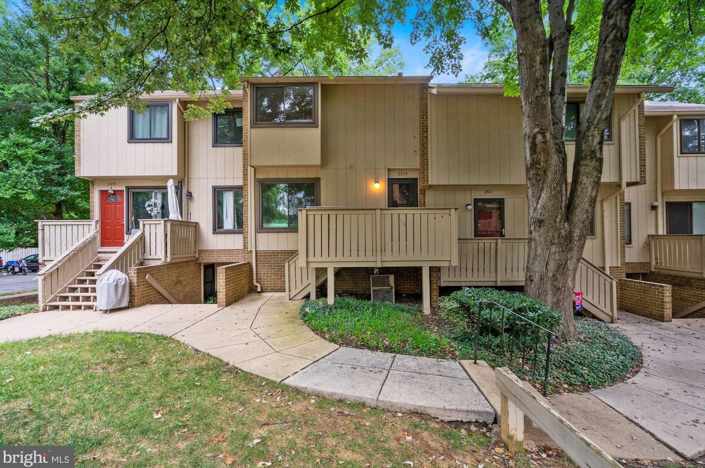 2659 Glengyle Dr, Vienna, VA 22181-5572