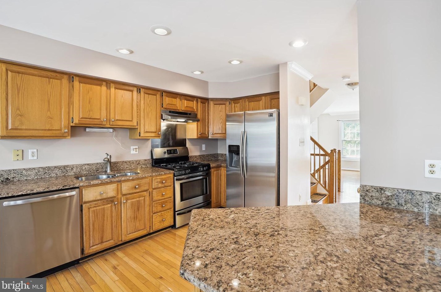 6313 Musket Ball Dr, Centreville VA  20121-2382 exterior