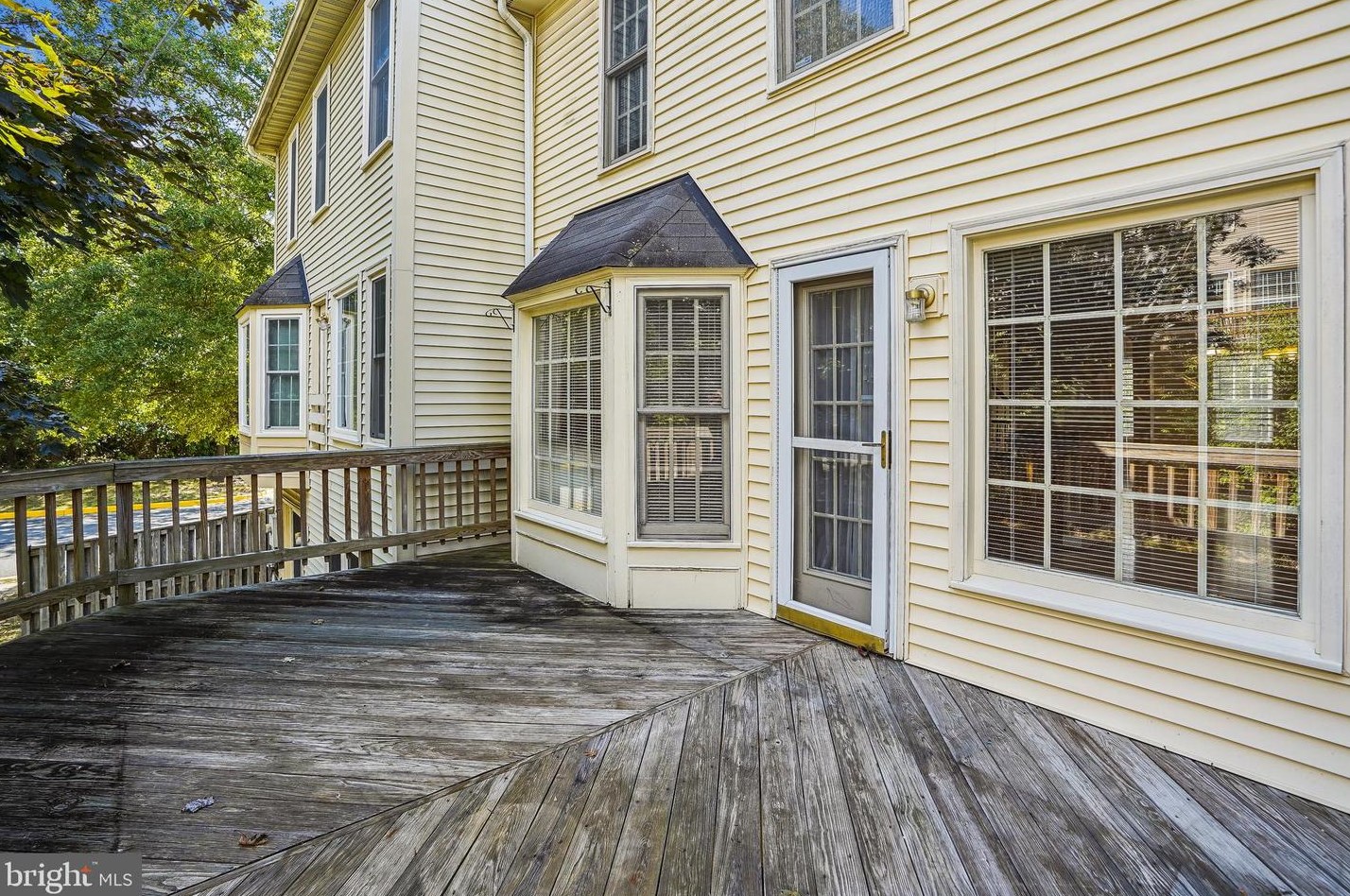 6313 Musket Ball Dr, Centreville VA  20121-2381 exterior