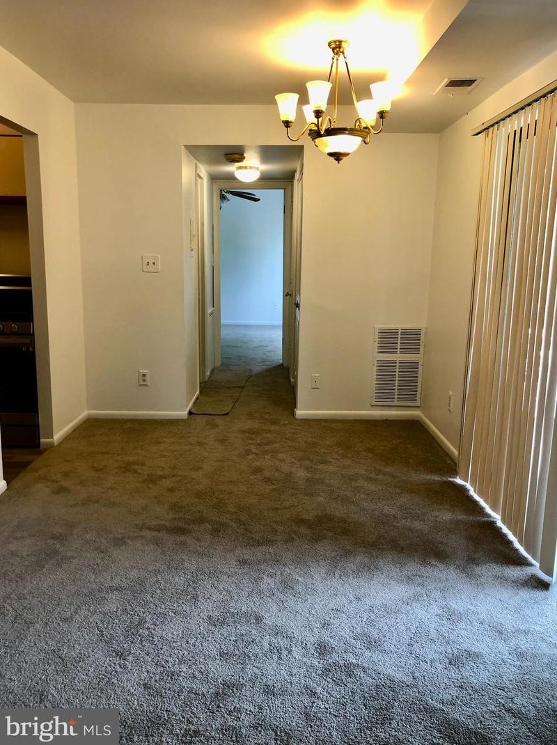 2752 Hollywood Rd Apt 204, Falls Church, VA 22043