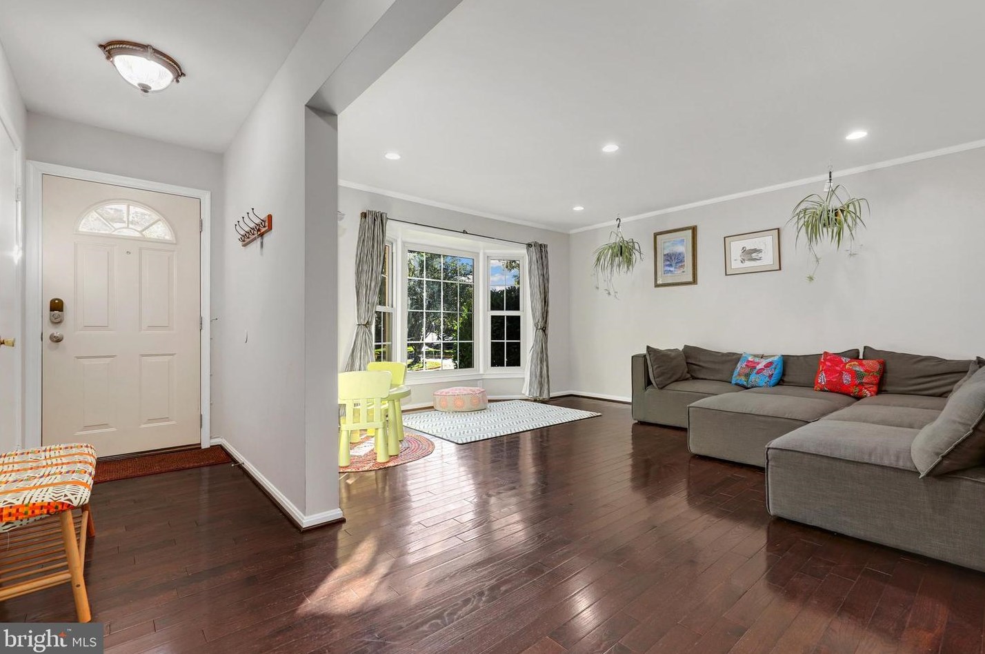 9607 Masterworks Dr, Vienna VA  22181-6104 exterior