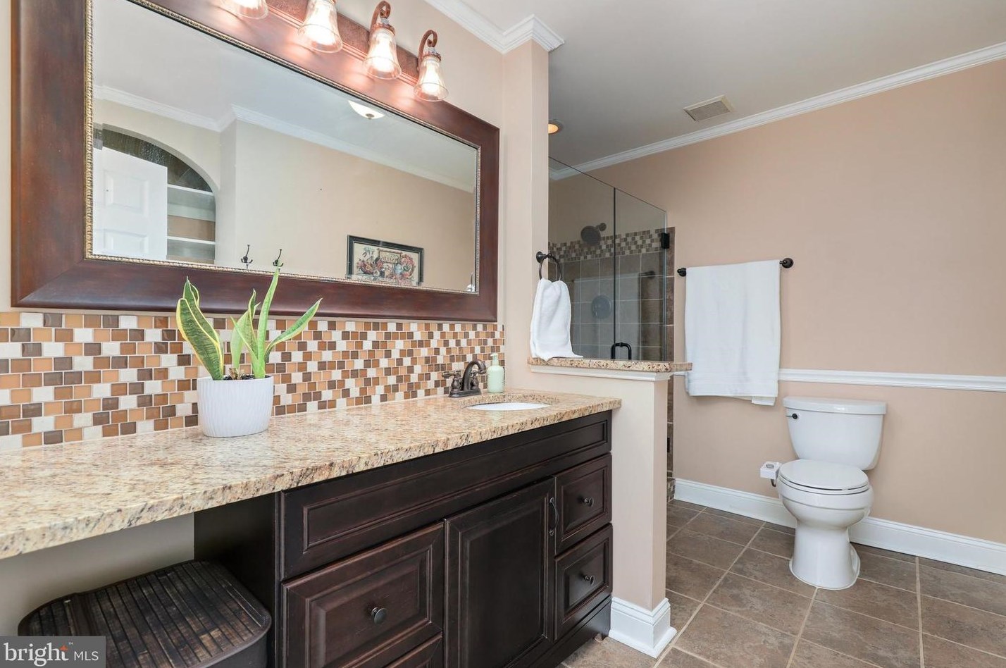 9607 Masterworks Dr, Vienna VA  22181-6104 exterior