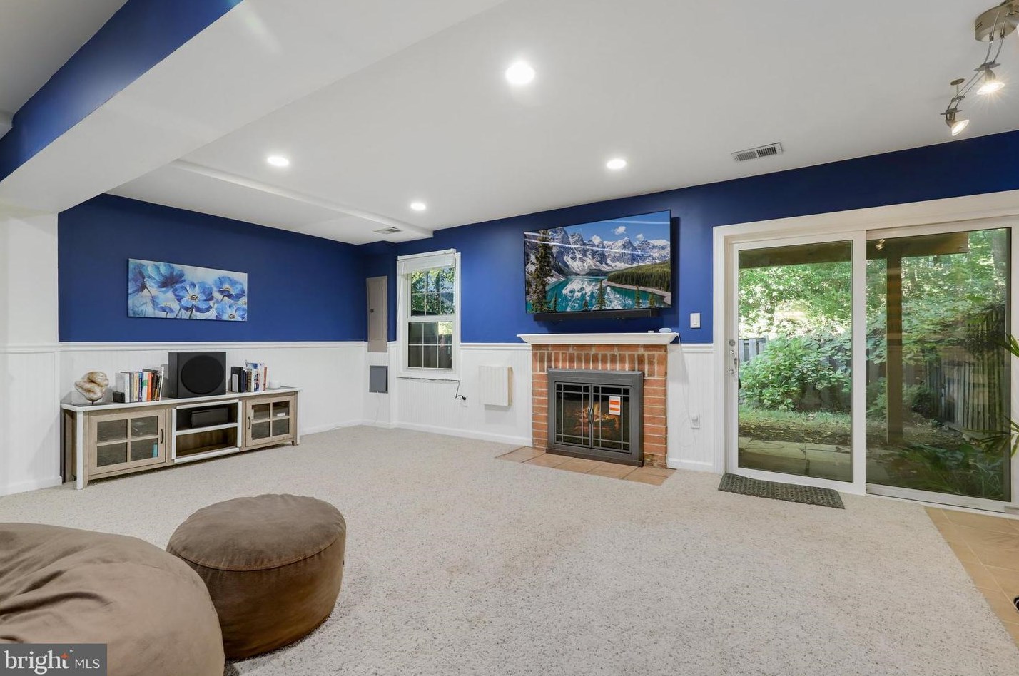 9607 Masterworks Dr, Vienna VA  22181-6104 exterior
