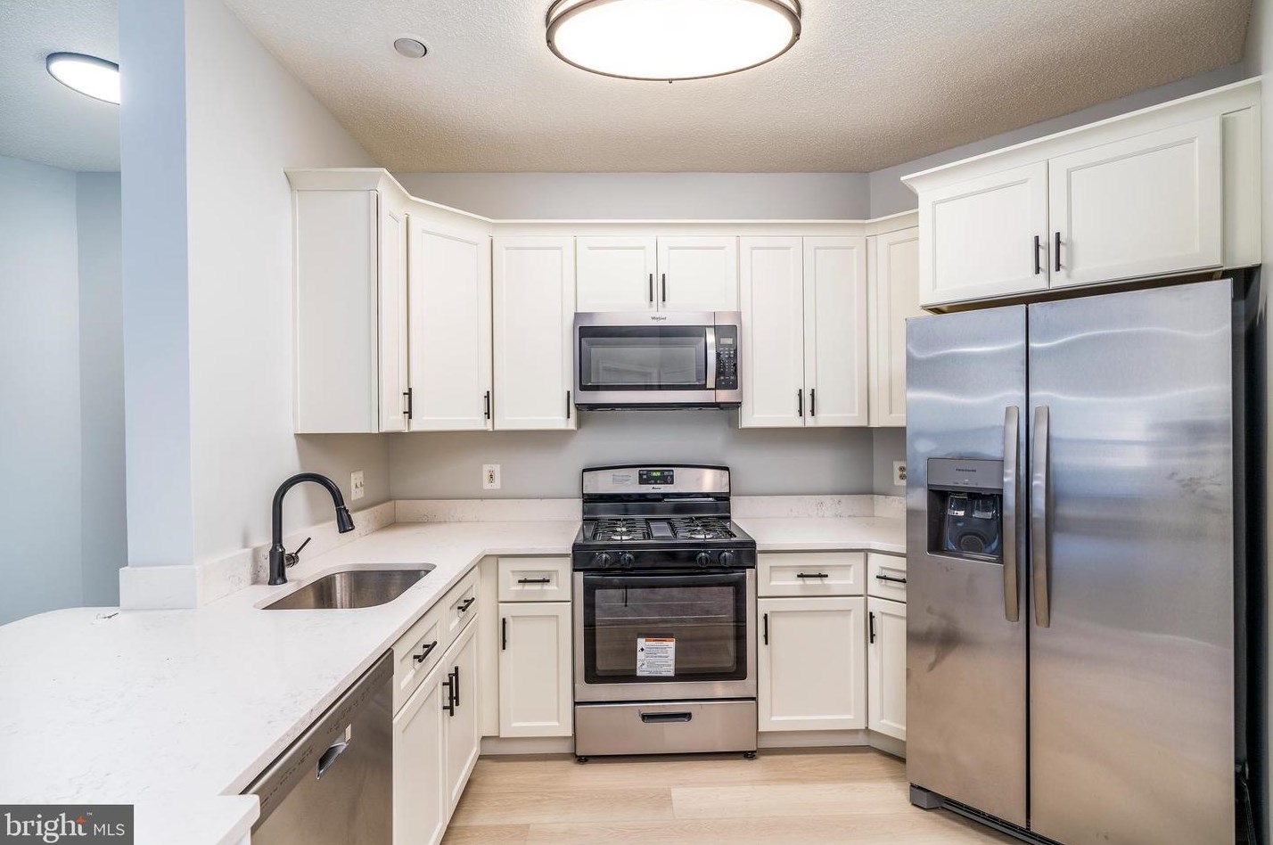 14322 Climbing Rose Way, Centreville, VA 20121-5142
