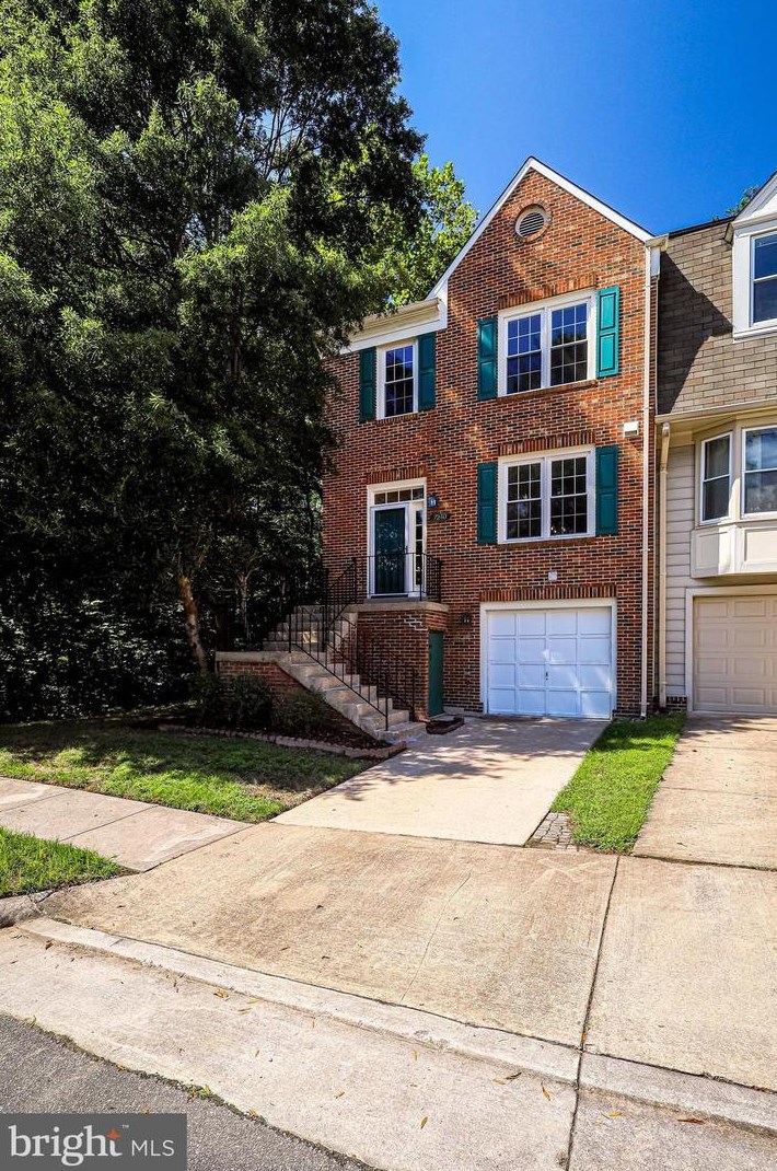 7240 Whitlers Creek Dr, Springfield, VA 22152
