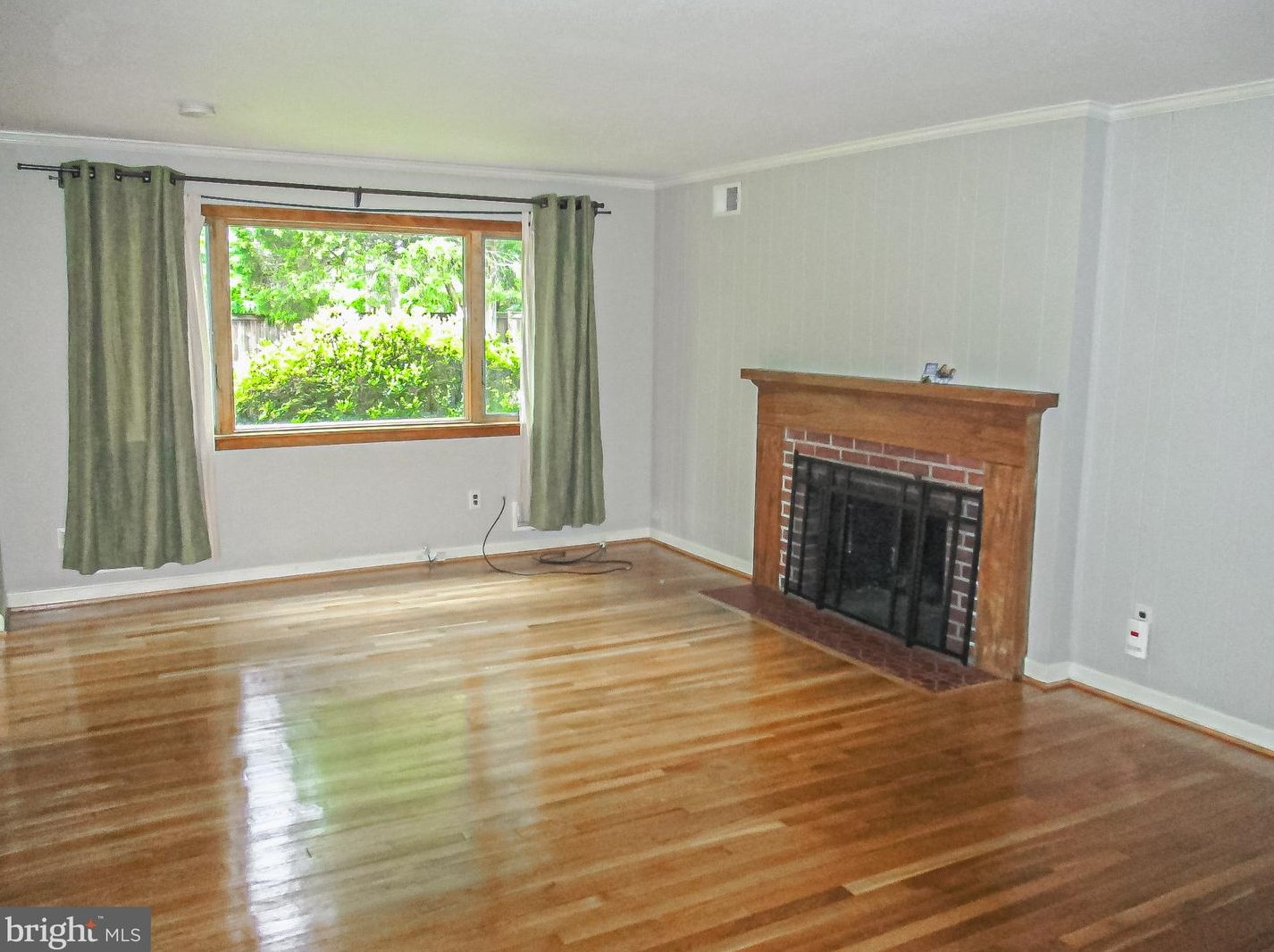 6440 Spring Ter, Falls Church, VA 22042