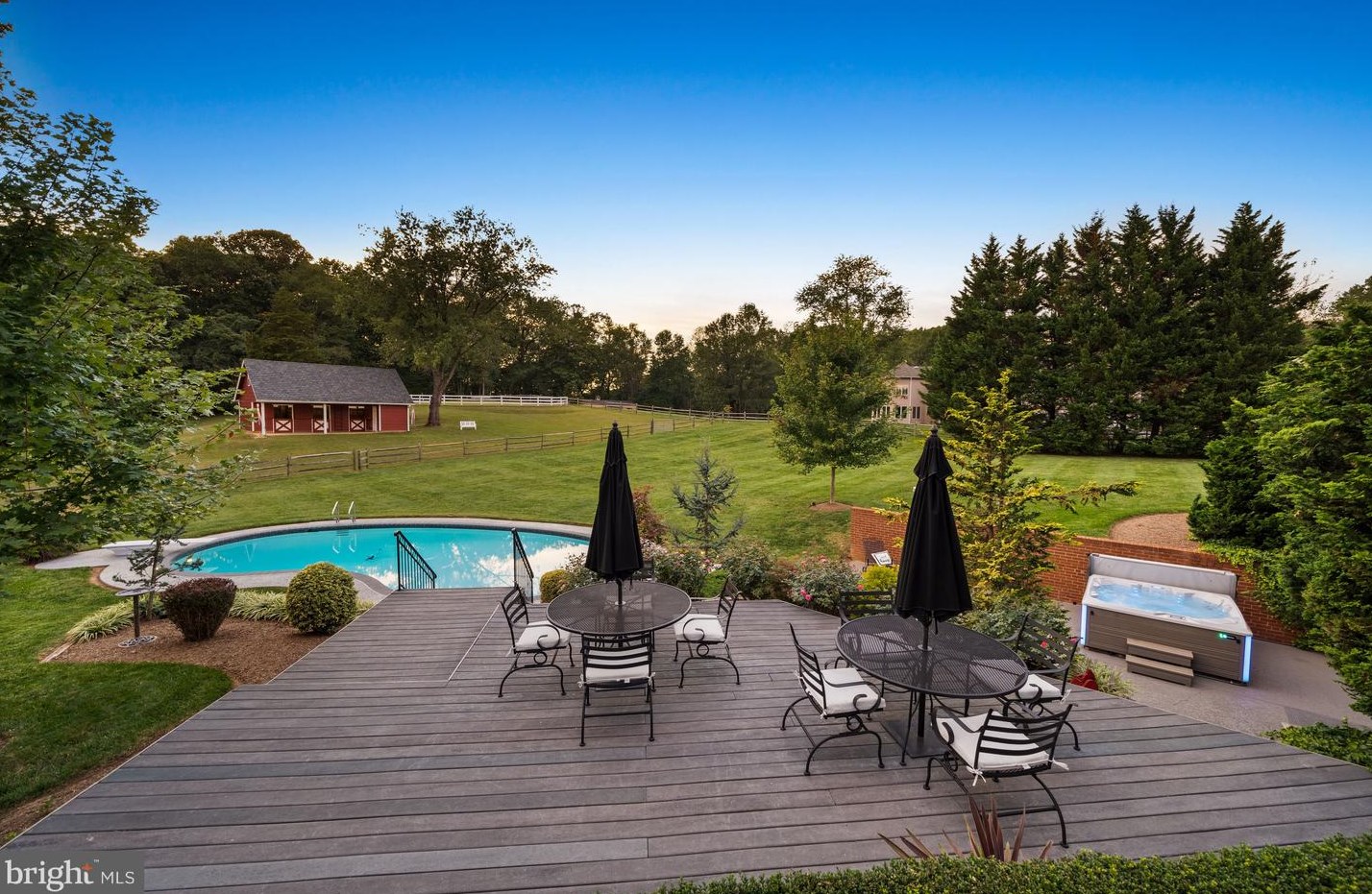 7604 Manor House Dr, Fairfax, VA 22039-2220
