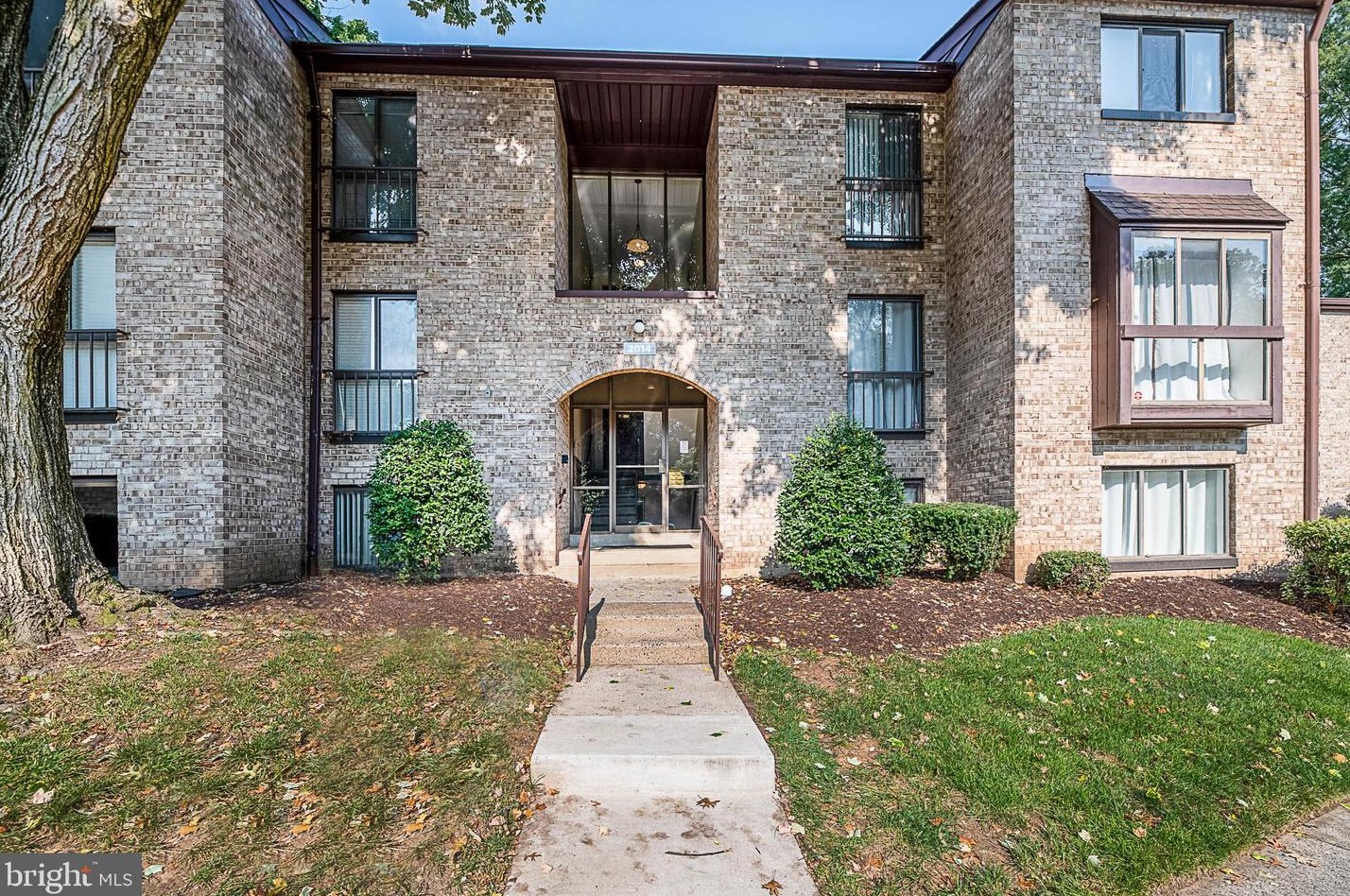 2014 Colts Neck Rd #8, Herndon, VA