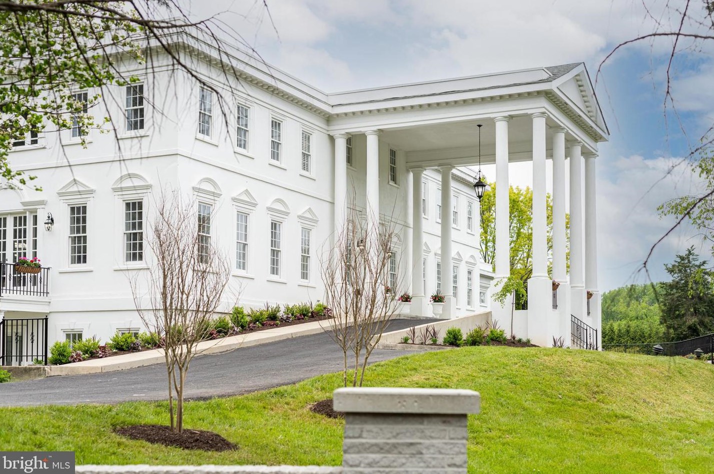 1111 Towlston Rd, Mc Lean, VA 22102
