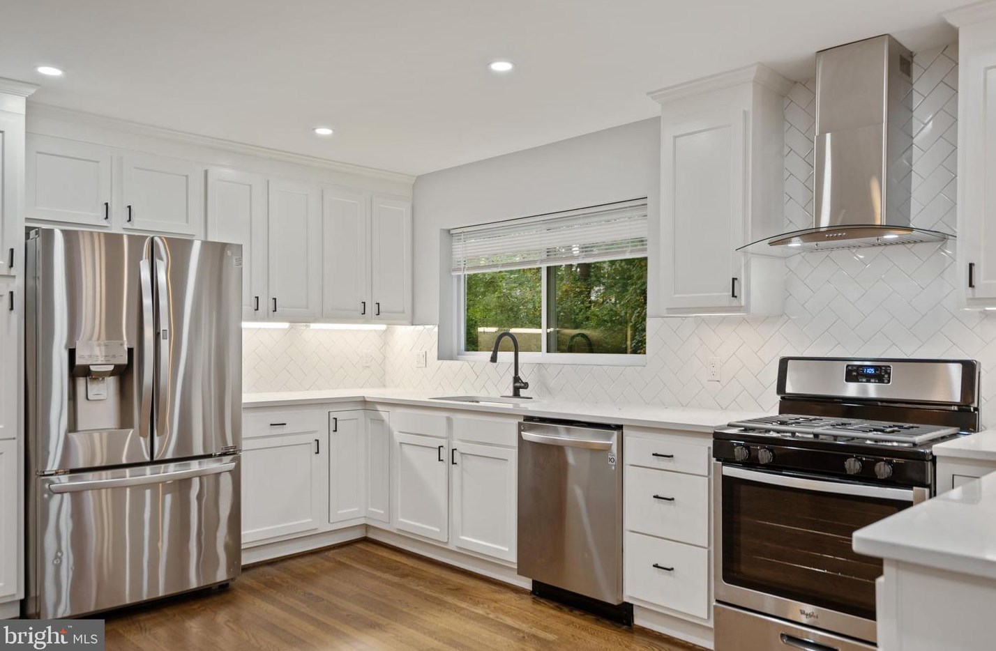 405 Wolftrap Rd, Vienna VA  22180-4941 exterior