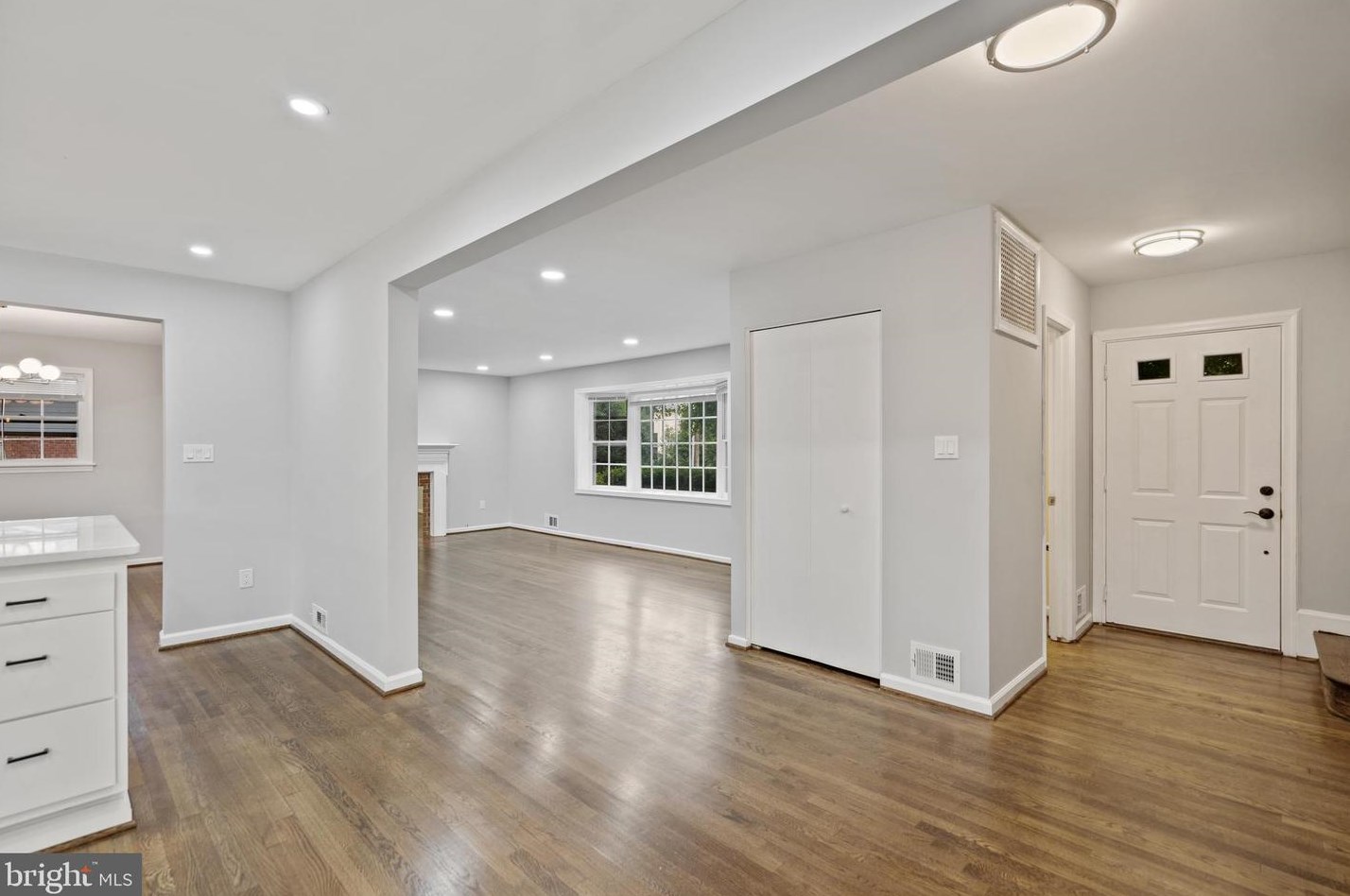 405 Wolftrap Rd, Vienna VA  22180-4941 exterior