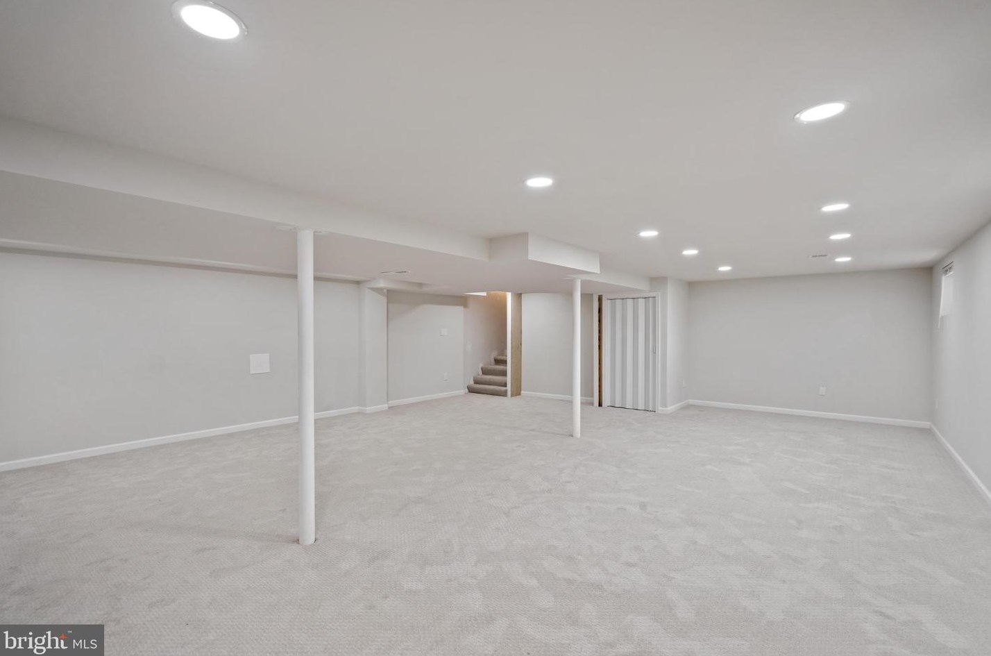 405 Wolftrap Rd, Vienna VA  22180-4941 exterior