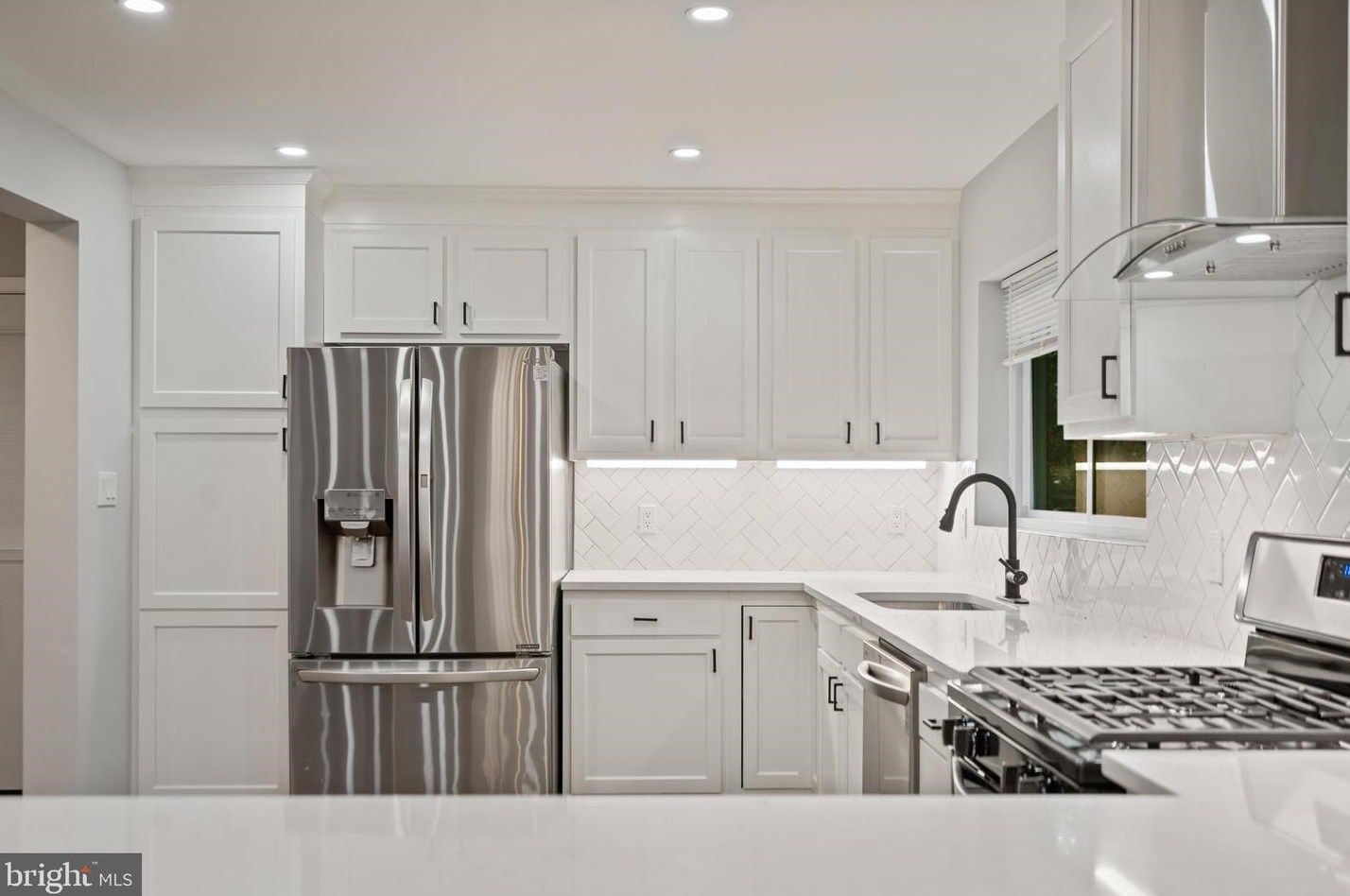 405 Wolftrap Rd, Vienna VA  22180-4941 exterior