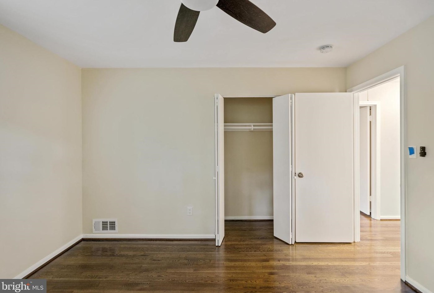 405 Wolftrap Rd, Vienna VA  22180-4941 exterior