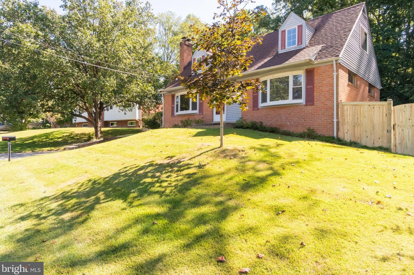 8209 Springfield Village Dr, Springfield, VA 22152