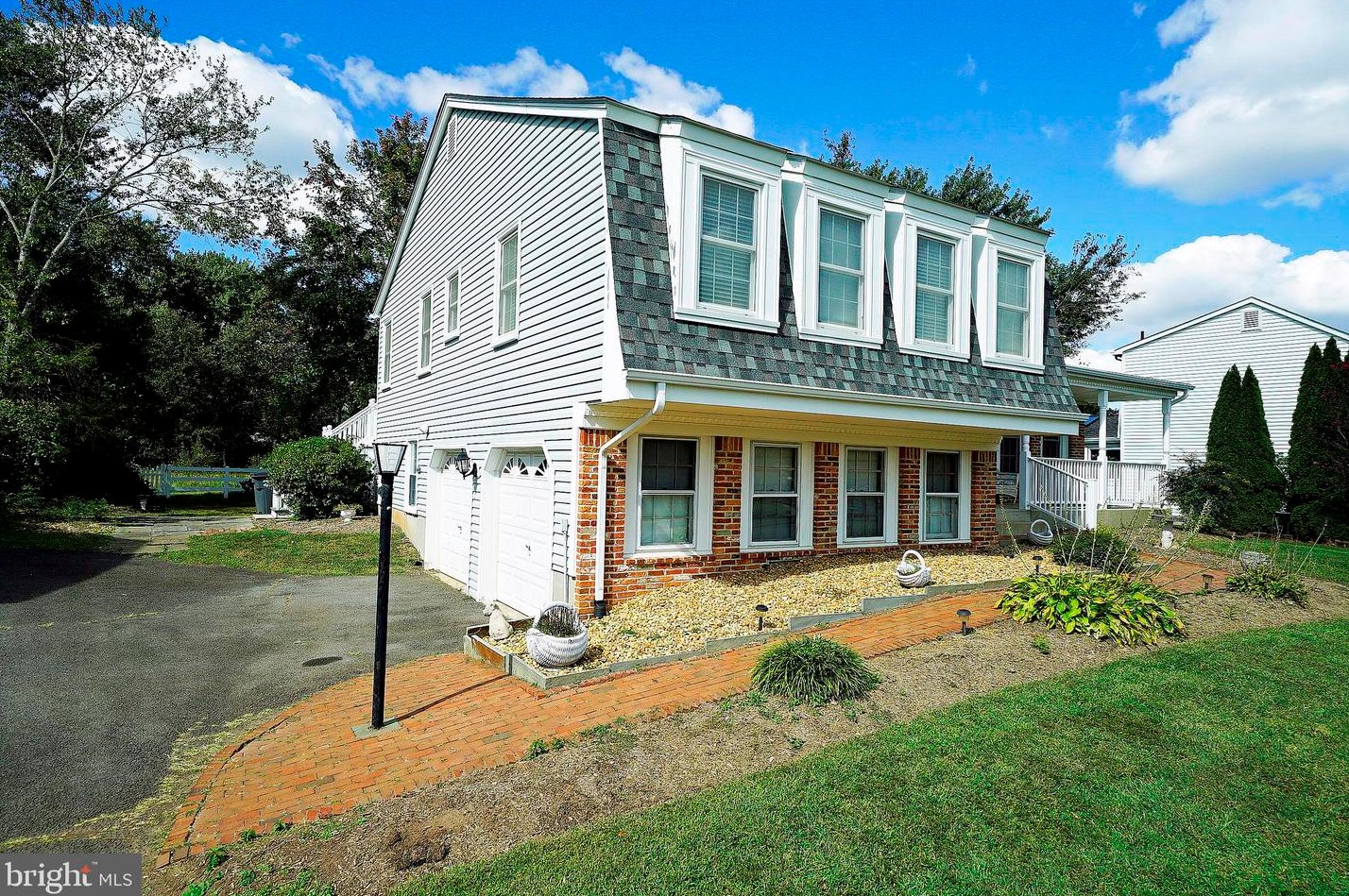 15120 General Stevens Ct, Fairfax, VA 20151-1320
