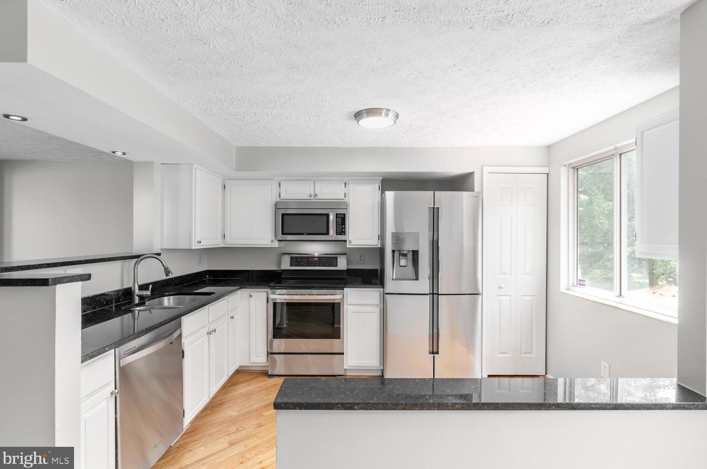 6366 Bonham Pl, Centreville, VA 20121-2650
